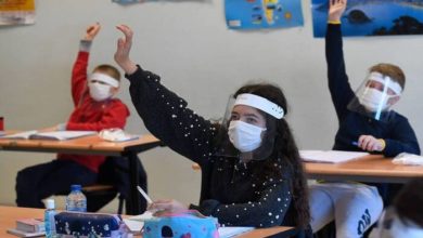 Photo of Uma semana após retorno das aulas, França fecha 70 escolas por contágio de Covid-19