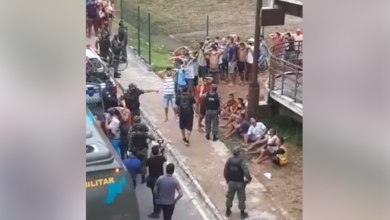 Photo of Policiais militares detêm jogadores de futebol-pelada no bairro do Utinga