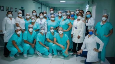 Photo of Enfermeiros e assistentes sociais do hospital Dom Vicente Zico são homenageados