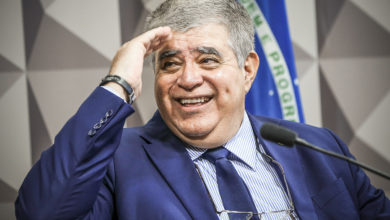 Photo of Bolsonaro renomeia Carlos Marun para o Conselho de Itaipu