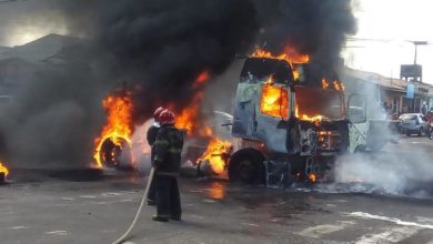 Photo of Carreta é consumida pelo fogo na principal avenida de Castanhal
