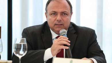 Photo of Brasil deve assinar acordo para produzir vacina de Oxford, diz governo
