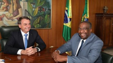 Photo of Bolsonaro anuncia Carlos Alberto Decotelli como novo ministro da Educação