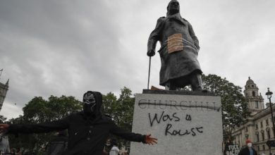 Photo of Estátua de Churchill é vandalizada durante protestos na Inglaterra