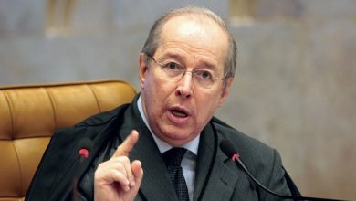 Photo of Ministro Celso de Mello rejeita pedido para apreender celular de Bolsonaro