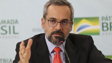 Photo of Abraham Weintraub anuncia saída do Ministério da Educação