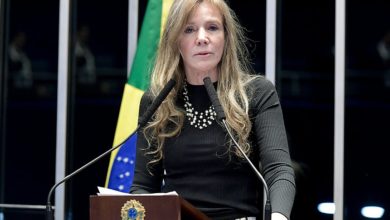Photo of Ex-senadora do PCdoB chama loja de racista por vender bonecas negras mais baratas