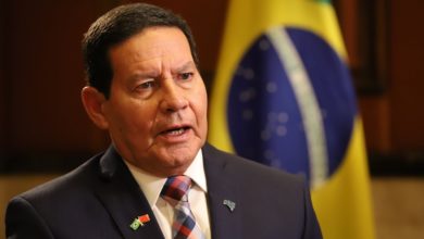 Photo of Hamilton Mourão chega em Marabá para reuniões e falar sobre a operação Brasil Verde 2