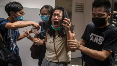 Photo of Sob choque, cidadãos de Hong Kong falam sobre temor da lei de segurança imposta pela China