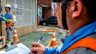 Photo of Aneel proíbe corte de energia de famílias de baixa renda até o fim do ano em todo o país