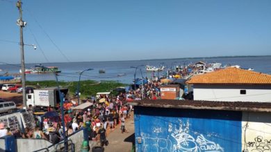Photo of Veranistas formam longa fila no trapiche de Icoaraci para atravessar à ilha de Cotijuba