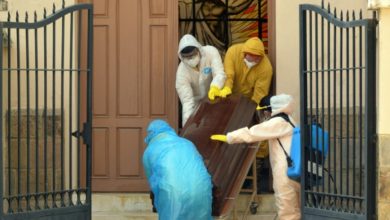 Photo of Policiais retiram mais de 400 corpos de casas e ruas na Bolívia