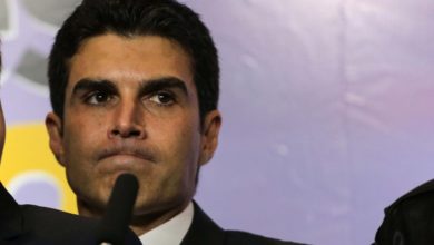 Photo of Helder Barbalho volta atrás e retira de si mesmo a honraria de comendador do Estado do Pará