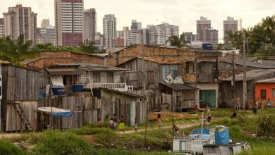 Photo of Com auxílio de R$ 600, pobreza extrema é a menor em 44 anos, diz FGV
