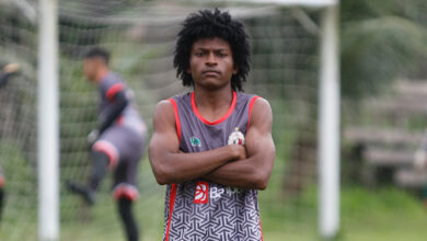 Photo of Meia-atacante Quadrado sonha em alçar voos mais altos no futebol atuando no Iraque
