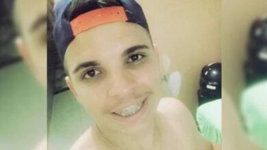 Photo of Jovem é morto na Marambaia por homens encapuzados dentro de carro prata