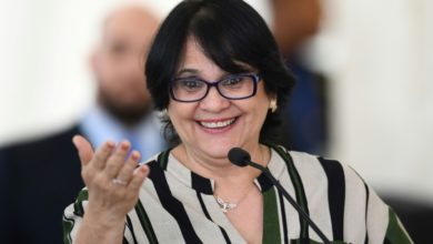 Photo of Damares e Tereza Cristina têm resultado negativo para novo coronavírus