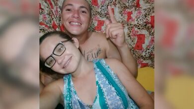 Photo of Mulher que matou o marido com 82 facadas se apresenta à polícia e segue em liberdade