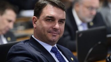 Photo of Juíza proíbe TV Globo de exibir documentos do processo sobre Flávio Bolsonaro