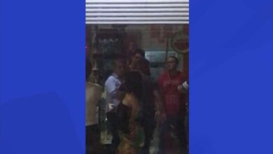 Photo of VÍDEO: Joaquim Campos e assessores são flagrados sem máscaras e promovendo aglomeração em posto de gasolina