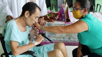Photo of Paciente celebra casamento e emociona funcionários no Hospital de Clinicas Gaspar Vianna
