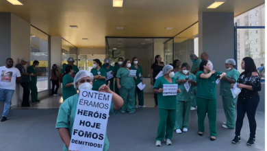 Photo of Profissionais que atuaram na linha de frente contra Covid-19 no Hospital de Castanhal, no PA, reivindicam salários atrasados