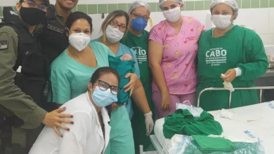 Photo of Recém-nascida é abandonada em lixeira de rua e resgatada pela PM