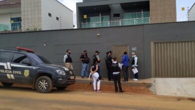 Photo of Polícia faz buscas em casa do médico que pilotava moto aquática em acidente que matou advogada