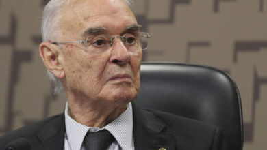 Photo of Defensor da cloroquina e crítico do isolamento social, senador Arolde de Oliveira morre de Covid-19