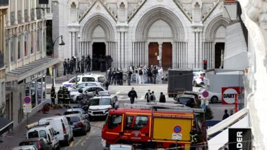 Photo of Ataque a faca deixa dois mortos em Nice, na França, e uma vítima decapitada