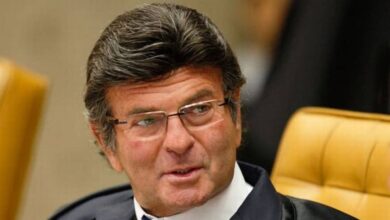 Photo of Supremos topetes: Marco Aurélio faz piada com penteado de Fux em entrevista