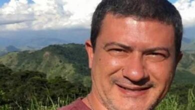 Photo of Artistas e jornalistas prestam homenagens a Tom Veiga, intérprete do Louro José