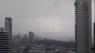 Photo of Tromba d’água se forma durante chuva forte em Belém