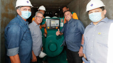 Photo of Bolsonaro anuncia que energia está voltando no Amapá
