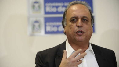 Photo of Ex-governador do Rio testa positivo para covid-19 e é internado usando tornozeleira eletrônica