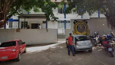 Photo of Família transporta corpo de filho ao IML em canoa por conta de ponte quebrada no sudeste paraense