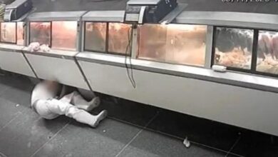 Photo of Açougueiro é executado dentro de supermercado