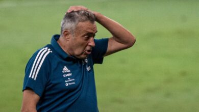 Photo of Flamengo demite Domènec após sequência de derrotas e pressão
