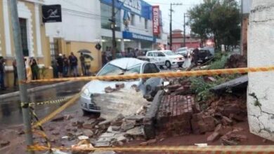 Photo of Muro desaba com chuva forte e mãe e filha morrem soterradas