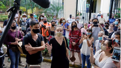 Photo of Cuba rompe diálogo com grupo de artistas que pediam liberdade de expressão