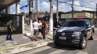 Photo of Homem em carro preto saca pistola e mata cachorro com dois tiros na Pedreira