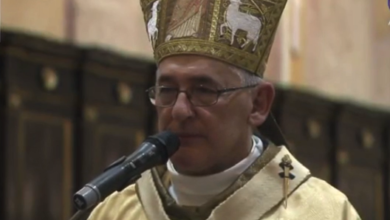 Photo of D. Alberto Taveira se pronuncia durante missa, fala de seu sofrimento e é aplaudido