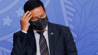 Photo of Com Covid-19, Hamilton Mourão tem ‘bom’ estado de saúde, diz assessoria da Vice-Presidência