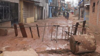 Photo of Moradores da rua da Paz bloqueiam a via contra a lama que toma vizinhança do Guamá