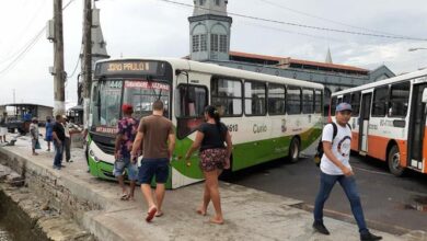 Photo of Ônibus perde o controle no Ver-o-Peso e quase cai na baía do Guajará