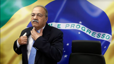 Photo of Barroso autoriza senador flagrado com dinheiro na cueca a retomar mandato