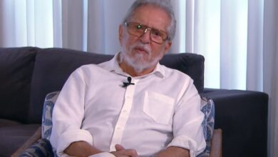 Photo of Aos 84 anos, Carlos Alberto de Nóbrega é internado após família contrair Covid-19