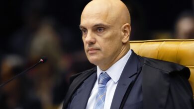 Photo of Abaixo-assinado pelo impeachment de Alexandre de Moraes é entregue ao presidente do Senado