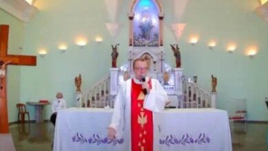 Photo of Padre critica veto a missas presenciais: coisa de ‘esquerdistas vagabundos’