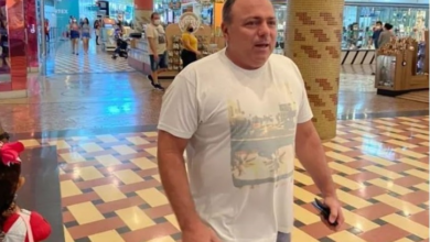 Photo of Ex-ministro da Saúde Eduardo Pazuello é visto sem máscara em shopping de Manaus